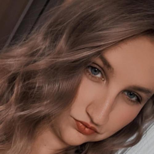 Jessica Headshot