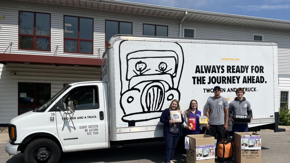 peoria movers for moms picture