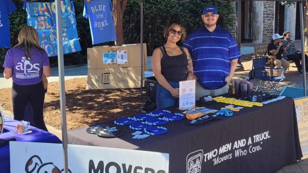 We love getting involved in our communities and that is especially the case in Lake Lanier.  Our annual Movers for Mutts campaign is always a hit and we want to drive as much buzz as possible to help local dogs and cats in need.