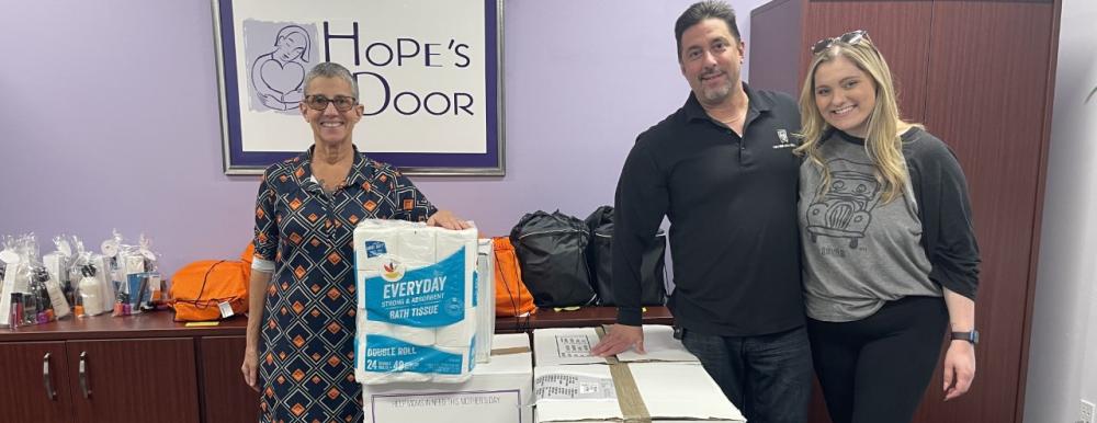 Movers for Moms Drop off at Hopes Door