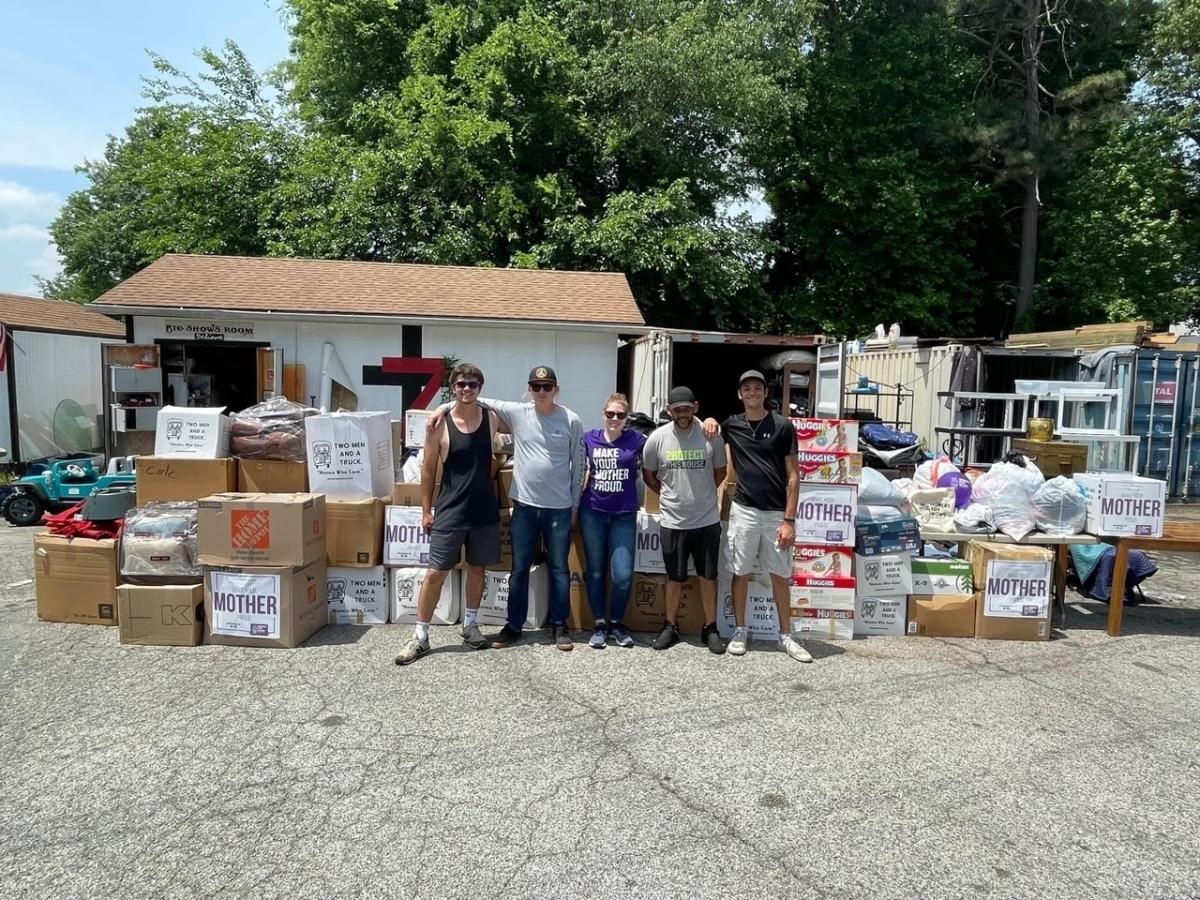 Dropping off donations to 7 Bridges, a local woman&#039;s shelter