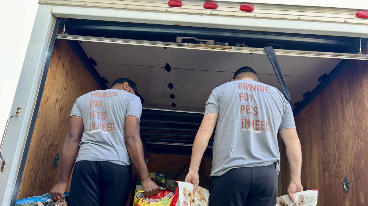Quad Cities Movers for Mutts campaign