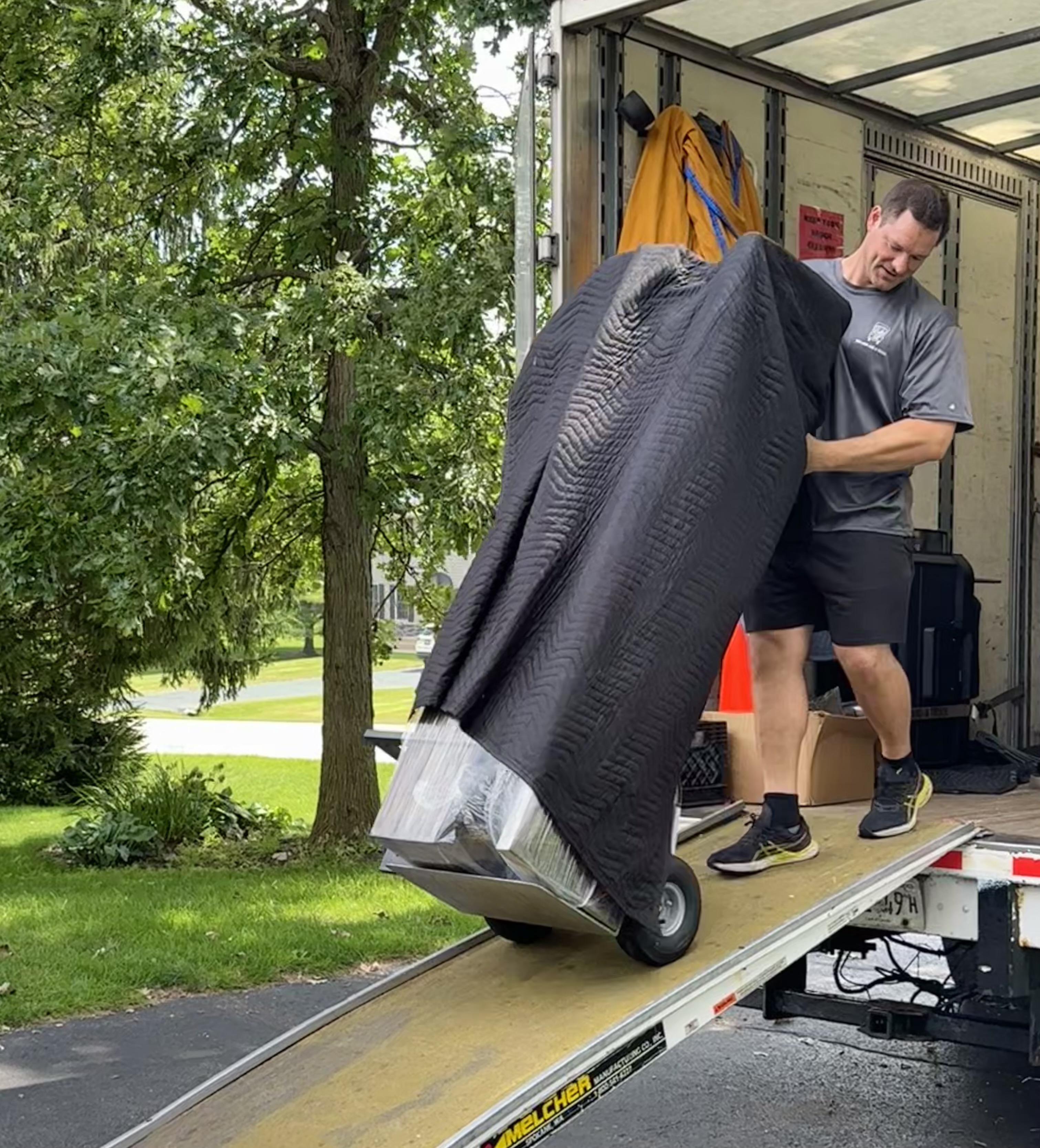two men and a truck freeport mover