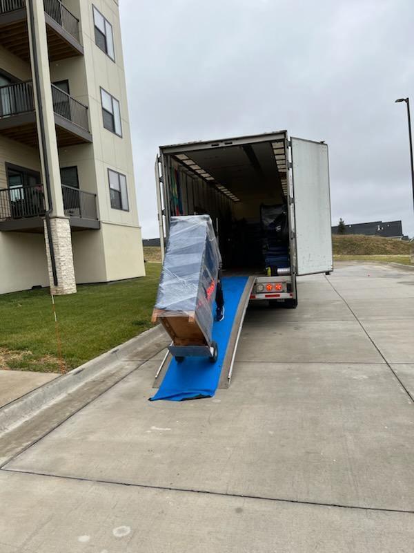 Apartment move at the Summit in Bettendorf, IA