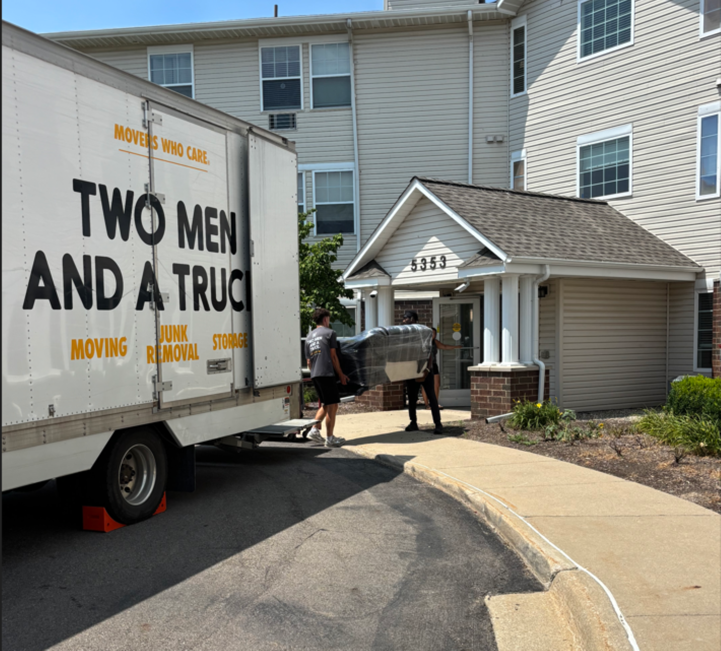 movers with couch 