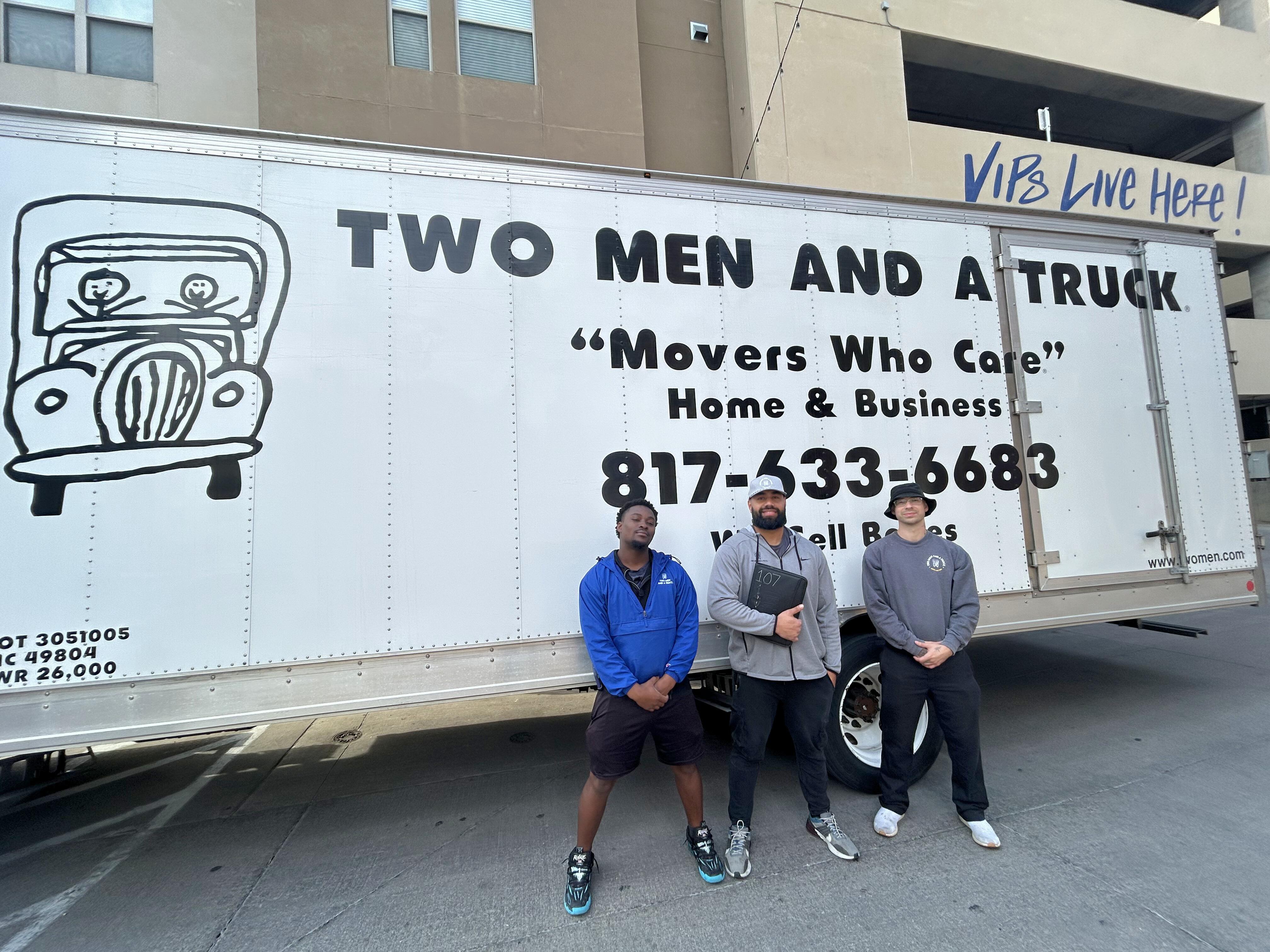 Sak Tobias and Rok, movers with two men and a truck
