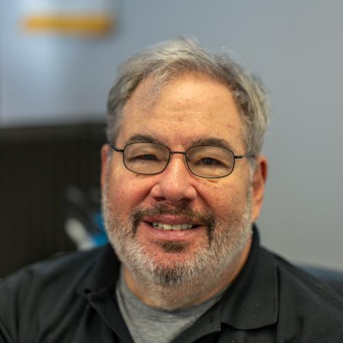 Alan is a moving rockstar who loves to make relocations easy whether you are moving locally or long distance.