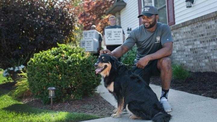 Mover with dog