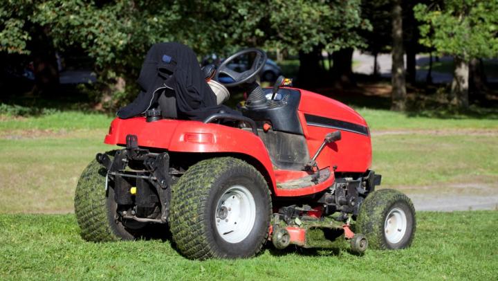 Riding Lawnmower