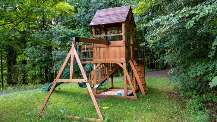 How to move a playset